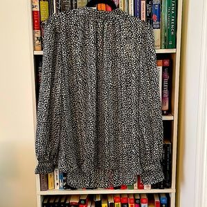 H&M women’s wide cut sheer blouse, button in back, long sleeve, size large